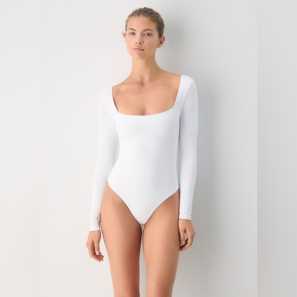 Aritzia Babaton Original Contour Squareneck White Bodysuit XS - Picture 2 of 14